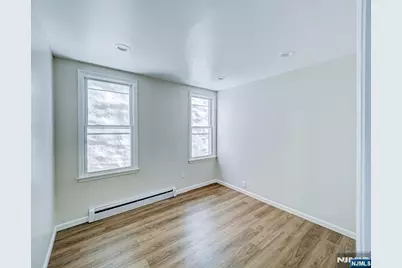193 Clerk Street, Jersey City, NJ 07305 - Photo 9