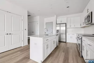 2 Executive Drive 813 #813, Fort Lee, NJ 07024 - Photo 7