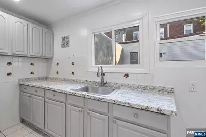 303 43rd Street, Union City, NJ 07087 - Photo 5
