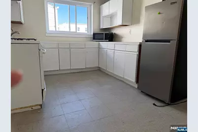 135 Hoyt 2 #2, Kearny, NJ 07032 - Photo 7