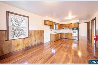2183 Hudson Street 2nd Fl #2nd Fl, Fort Lee, NJ 07024 - Photo 3