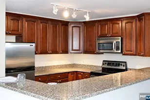 6202 City Pl, Edgewater, NJ 07020 - Photo 3