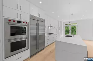 13 Lasher Ln, Edgewater, NJ 07020 - Photo 17