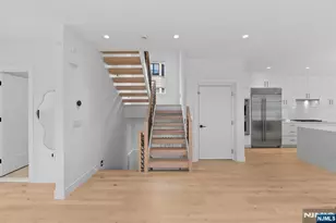 13 Lasher Ln, Edgewater, NJ 07020 - Photo 9