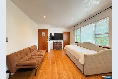 405 8th Street 2L #2L, Carlstadt, NJ 07072 - Photo 7