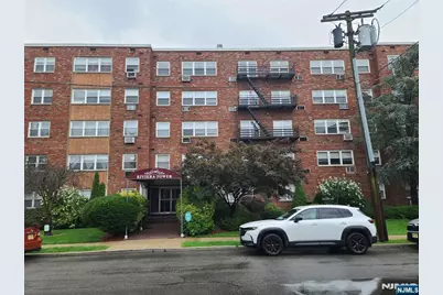 2200 Center Avenue E6 #E6, Fort Lee, NJ 07024 - Photo 1