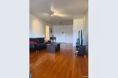 2200 Center Avenue E6 #E6, Fort Lee, NJ 07024 - Photo 3