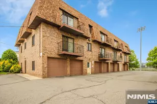 825 Riverside B202, Lyndhurst Township, NJ 07071 - Photo 21