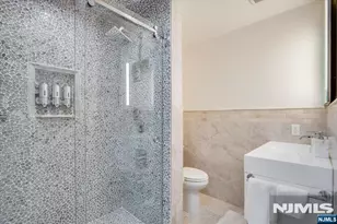 825 Riverside B202, Lyndhurst Township, NJ 07071 - Photo 13