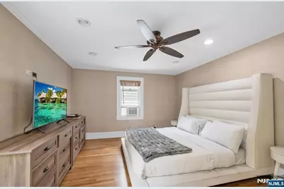 246 W Hudson Avenue, Englewood, NJ 07631 - Photo 19