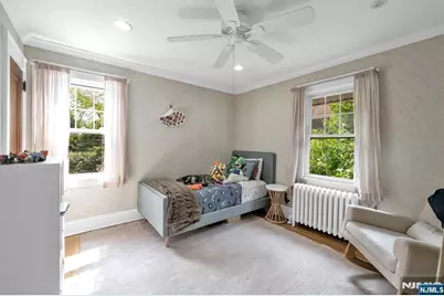 246 W Hudson Avenue, Englewood, NJ 07631 - Photo 15