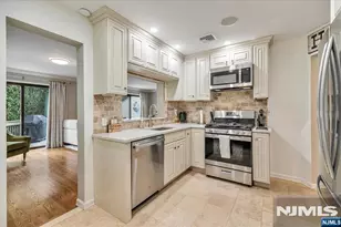 54 Spruce Run 54, Ramsey, NJ 07446 - Photo 9
