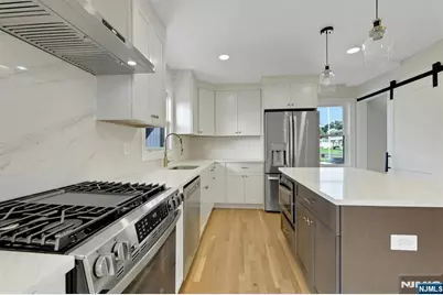 300 John Ochs Drive, Saddle Brook Township, NJ 07663 - Photo 9
