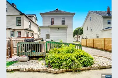 139-141 Richelieu Terrace, Newark, NJ 07106 - Photo 7