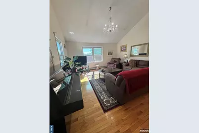 602 Studio, Ridgefield, NJ 07657 - Photo 3
