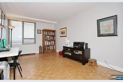 4 Horizon Road 815 #815, Fort Lee, NJ 07024 - Photo 19