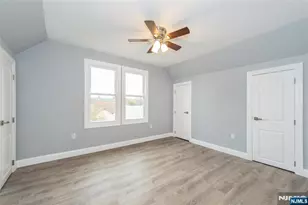 31 Mulberry St, Elmwood Park, NJ 07407 - Photo 9