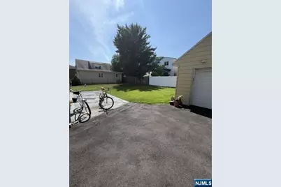 735 7th Street, Secaucus, NJ 07094 - Photo 5