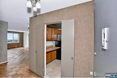 2100 Linwood Avenue 15A #15A, Fort Lee, NJ 07024 - Photo 3