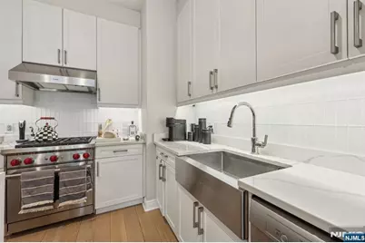 3 Somerset Lane 316 #316, Edgewater, NJ 07020 - Photo 5