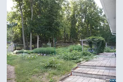 50 Knolls Road, Bloomingdale, NJ 07403 - Photo 17