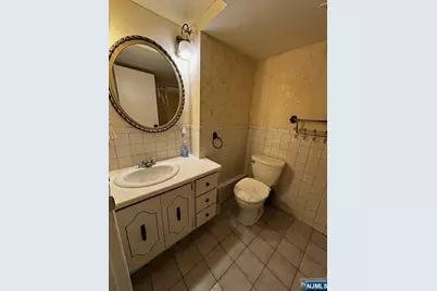 703 Teneyck Avenue 1 #1, Lyndhurst Township, NJ 07071 - Photo 17