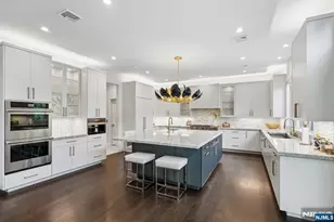 29 Roslyn Ave, Englewood Cliffs, NJ 07632 - Photo 15