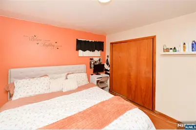 62 Knapp Avenue, Clifton, NJ 07011 - Photo 9