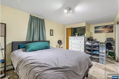 151 Summit Avenue, Cliffside Park, NJ 07010 - Photo 27