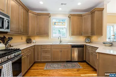 11 Quarry Drive 11 #11, Woodland Park, NJ 07424 - Photo 9