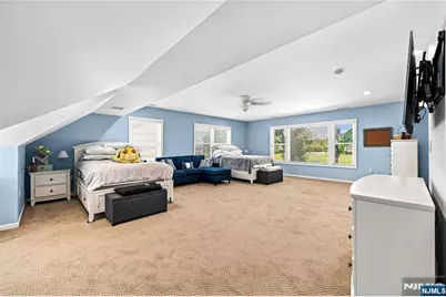 253 Birchwood Road, New Milford, NJ 07646 - Photo 17
