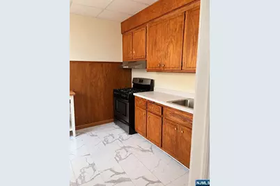 388 6th Street, Newark, NJ 07107 - Photo 9