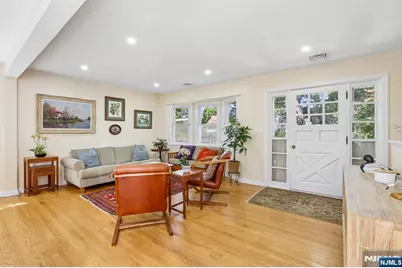 984 Crystal Lake Terrace, Franklin Lakes, NJ 07417 - Photo 9