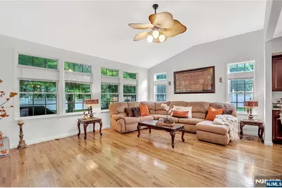 8 Mary Court, Mahwah, NJ 07430 - Photo 5