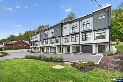 522 Valley Road 3 #3, Clifton, NJ 07013 - Photo 3