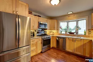 64 Grove St, Oakland, NJ 07436 - Photo 15