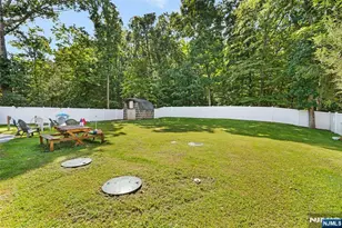 127 Mountain Cir, West Milford, NJ 07480 - Photo 31