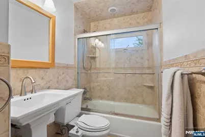 8 Vanderbilt Place, North Arlington, NJ 07031 - Photo 13