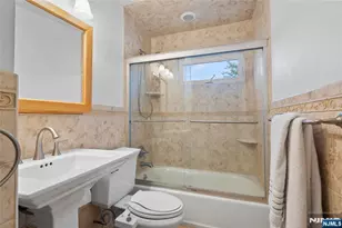 8 Vanderbilt Pl, North Arlington, NJ 07031 - Photo 13