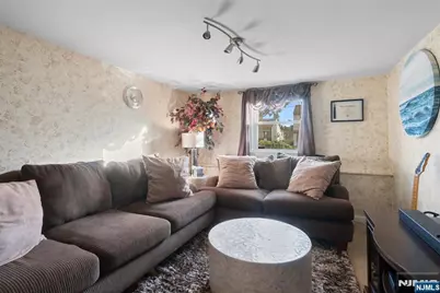 8 Vanderbilt Place, North Arlington, NJ 07031 - Photo 15