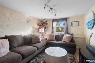 8 Vanderbilt Pl, North Arlington, NJ 07031 - Photo 15