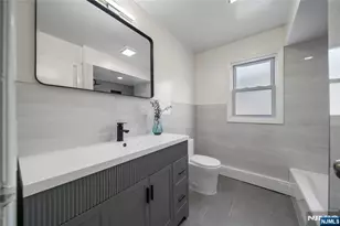 75 Liberty Pl, Palisades Park, NJ 07650 - Photo 15