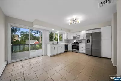 75 Liberty Place, Palisades Park, NJ 07650 - Photo 11