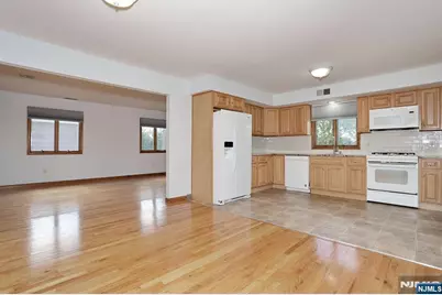 401 3rd A #A, Carlstadt, NJ 07072 - Photo 7