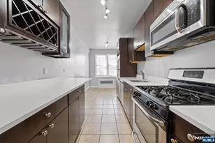 2520 Kennedy Blvd 2C, Jersey City, NJ 07304 - Photo 1