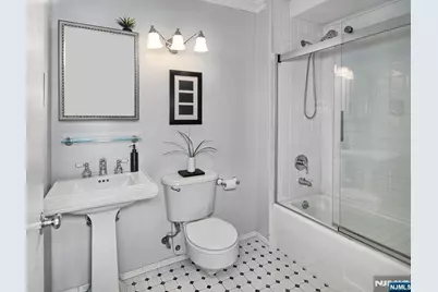 7004 Boulevard East 9M #9M, Guttenberg, NJ 07093 - Photo 13