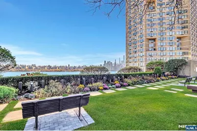 7004 Boulevard East 9M #9M, Guttenberg, NJ 07093 - Photo 25