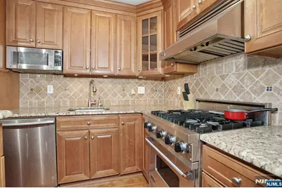 277 Prospect Avenue 18H #18H, Hackensack, NJ 07601 - Photo 7