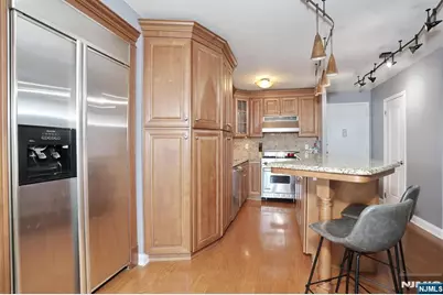 277 Prospect Avenue 18H #18H, Hackensack, NJ 07601 - Photo 11