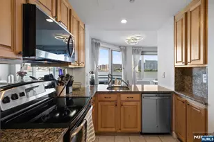 600 Harbor Blvd 964, Weehawken, NJ 07086 - Photo 9